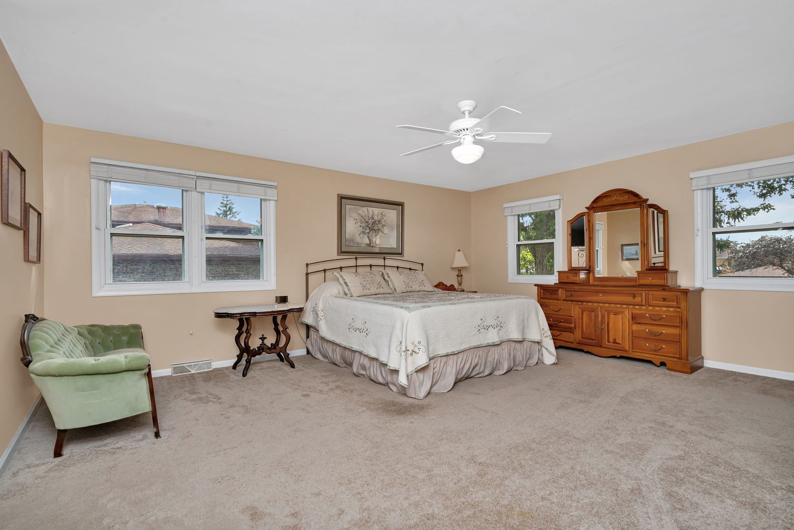 5N575 Abilene Trail, Bloomingdale, IL 60108