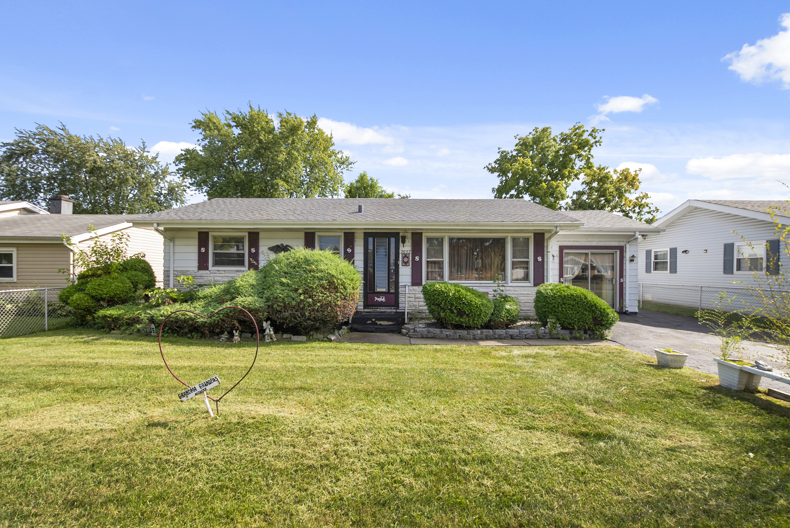 7837 W 82nd Place, Bridgeview, IL 60455