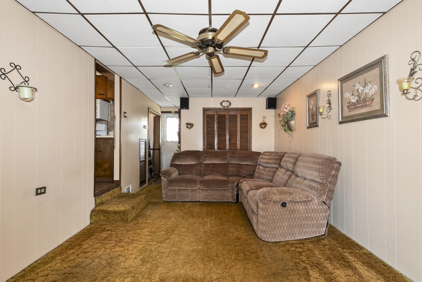 7837 W 82nd Place, Bridgeview, IL 60455