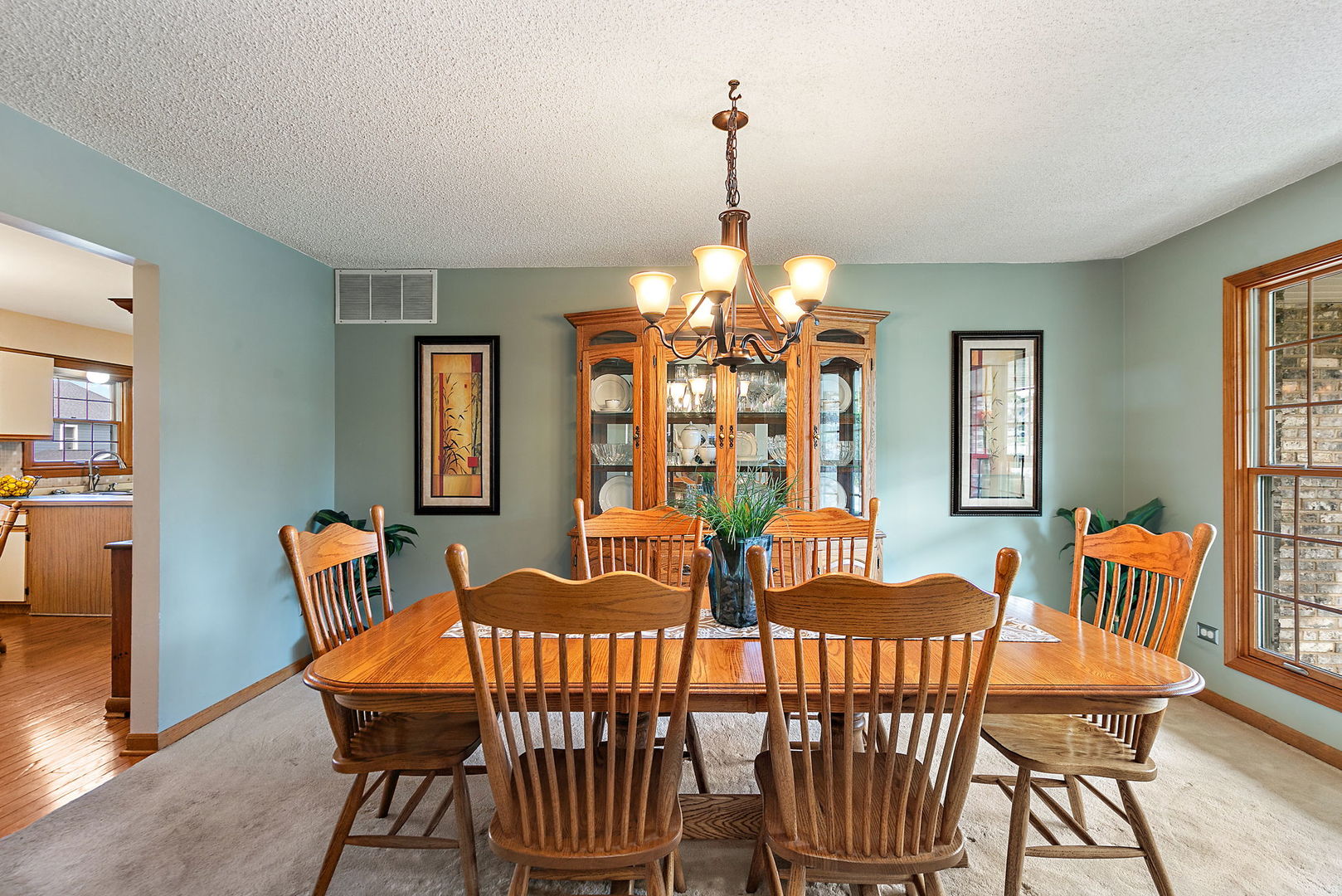 718 N Point Drive, Schaumburg, IL 60193