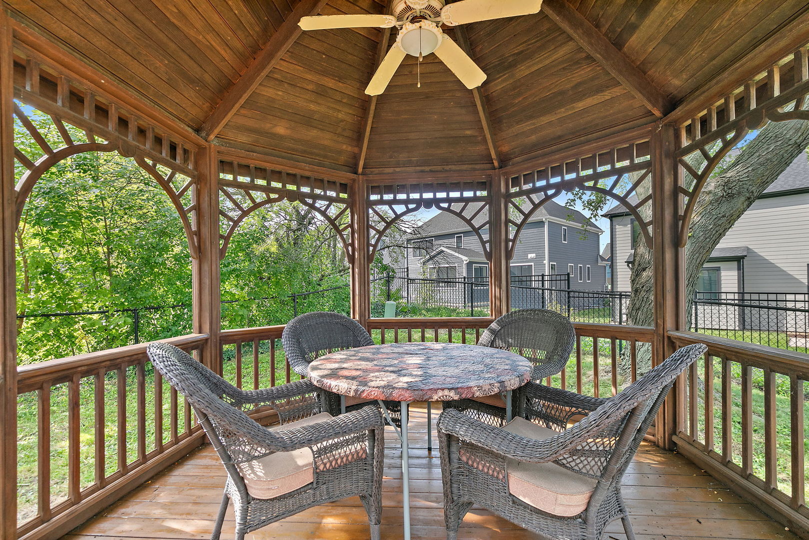 718 N Point Drive, Schaumburg, IL 60193