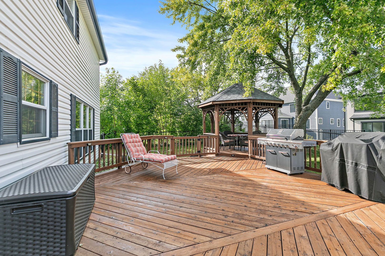 718 N Point Drive, Schaumburg, IL 60193