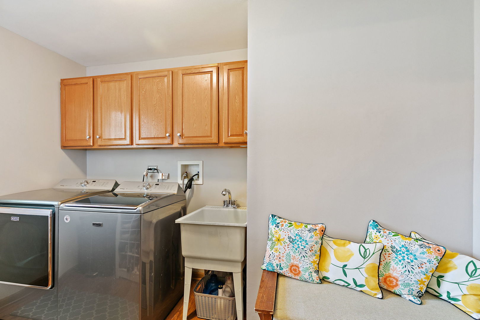 718 N Point Drive, Schaumburg, IL 60193