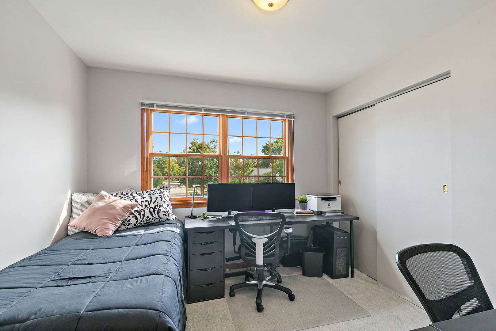 718 N Point Drive, Schaumburg, IL 60193