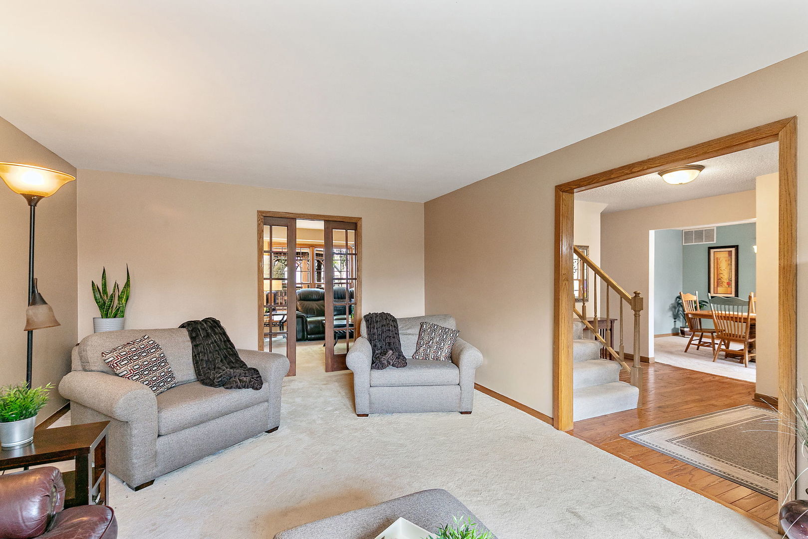 718 N Point Drive, Schaumburg, IL 60193