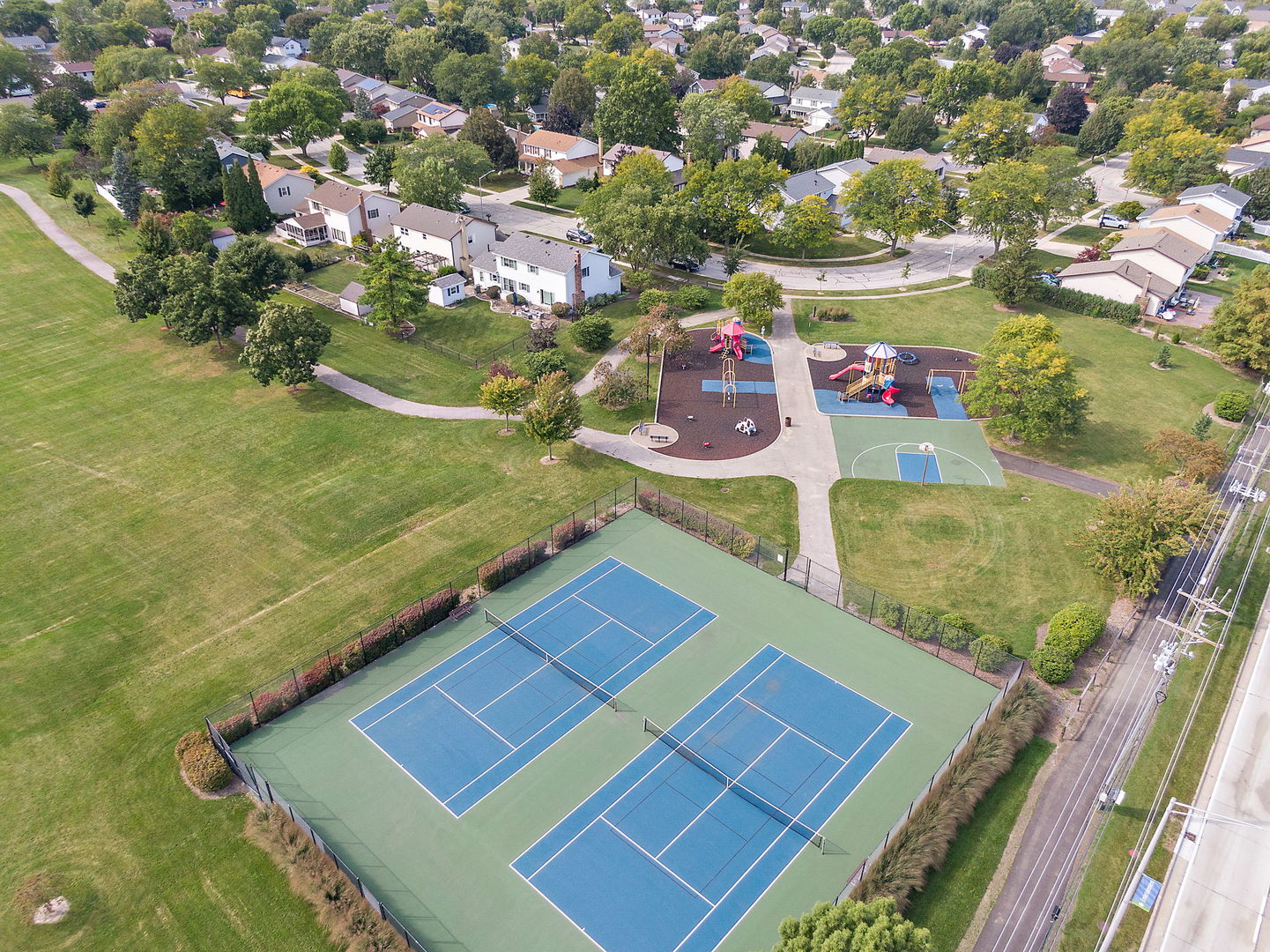 718 N Point Drive, Schaumburg, IL 60193