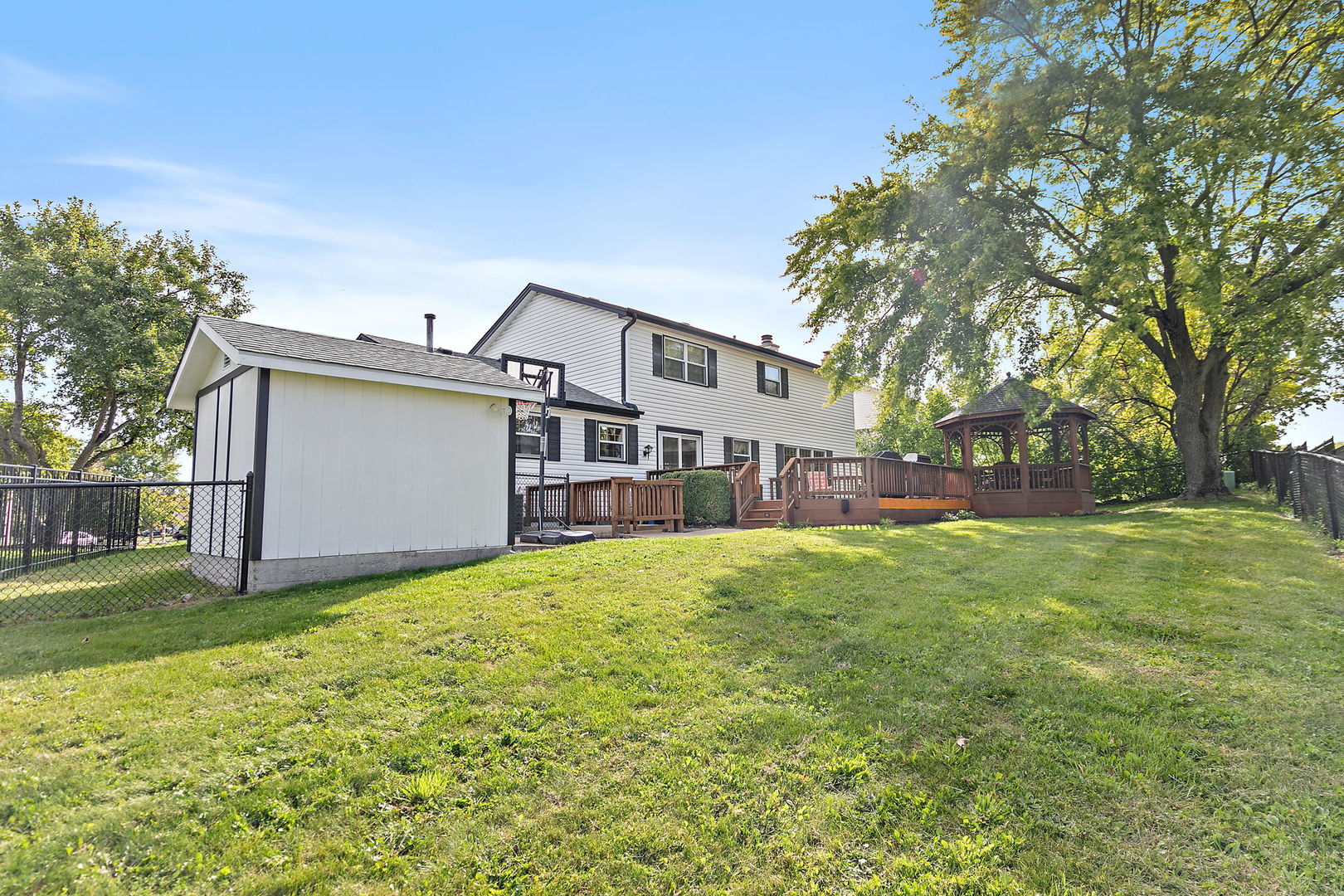 718 N Point Drive, Schaumburg, IL 60193