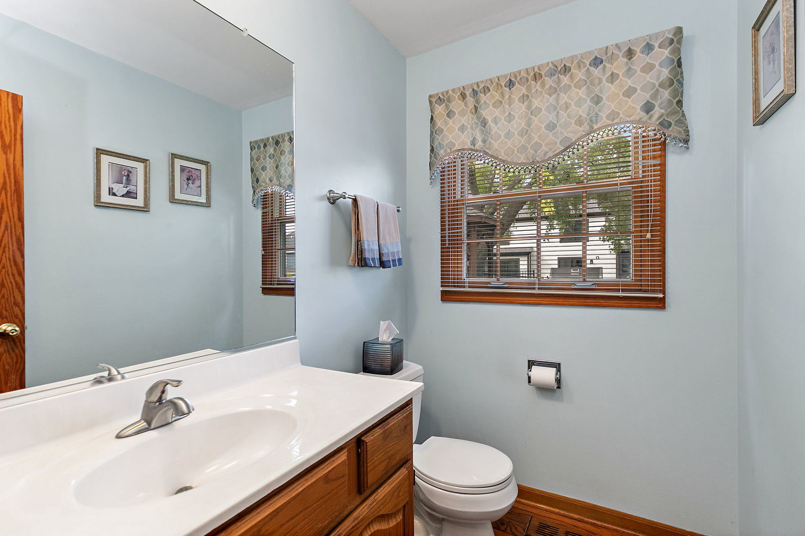 718 N Point Drive, Schaumburg, IL 60193
