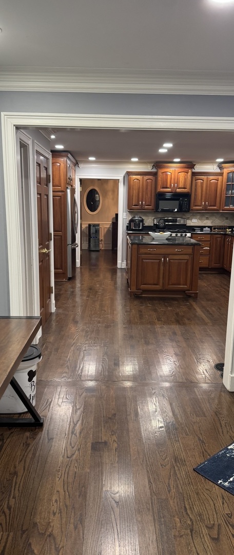 1645 Burning Trail Court, Wheaton, IL 60189