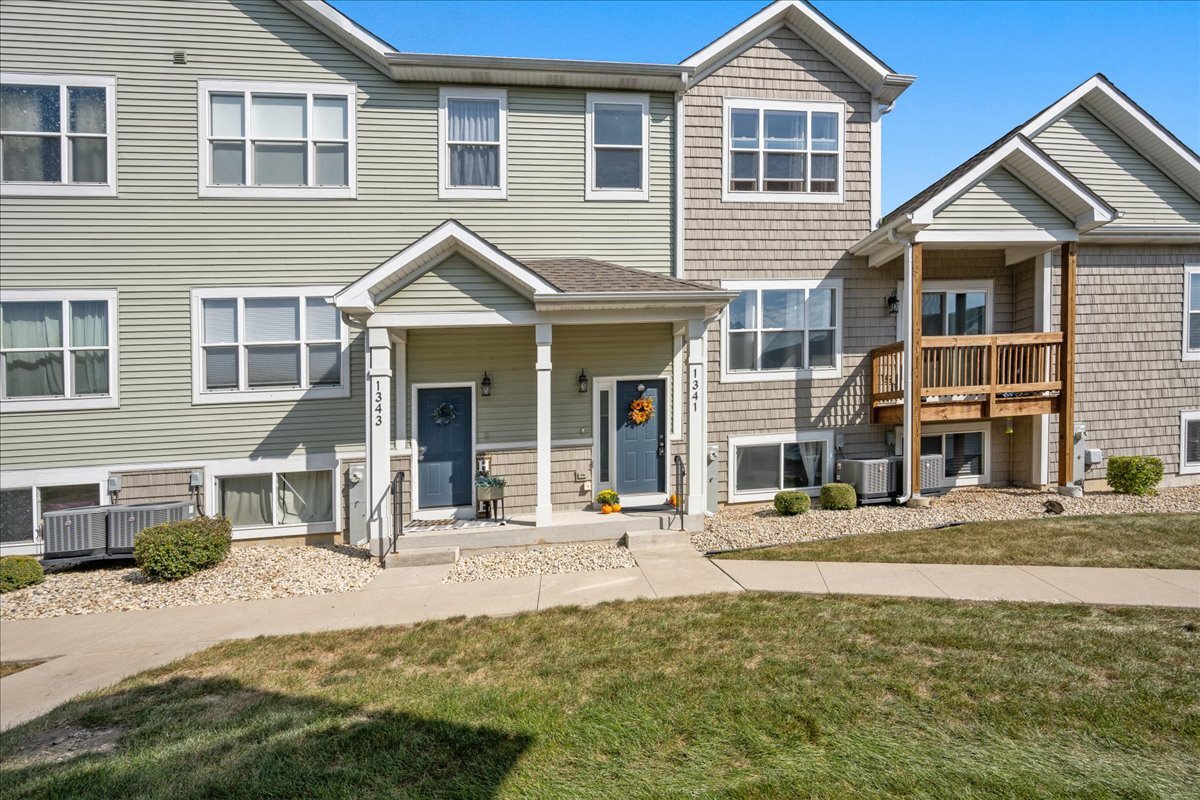 1341 Carolyn Court, Yorkville, IL 60560
