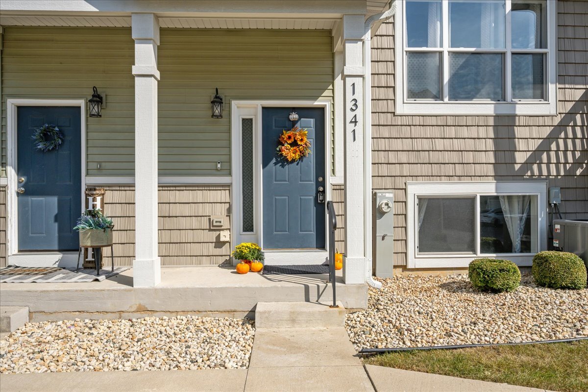 1341 Carolyn Court, Yorkville, IL 60560