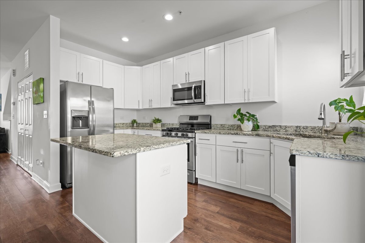 1341 Carolyn Court, Yorkville, IL 60560