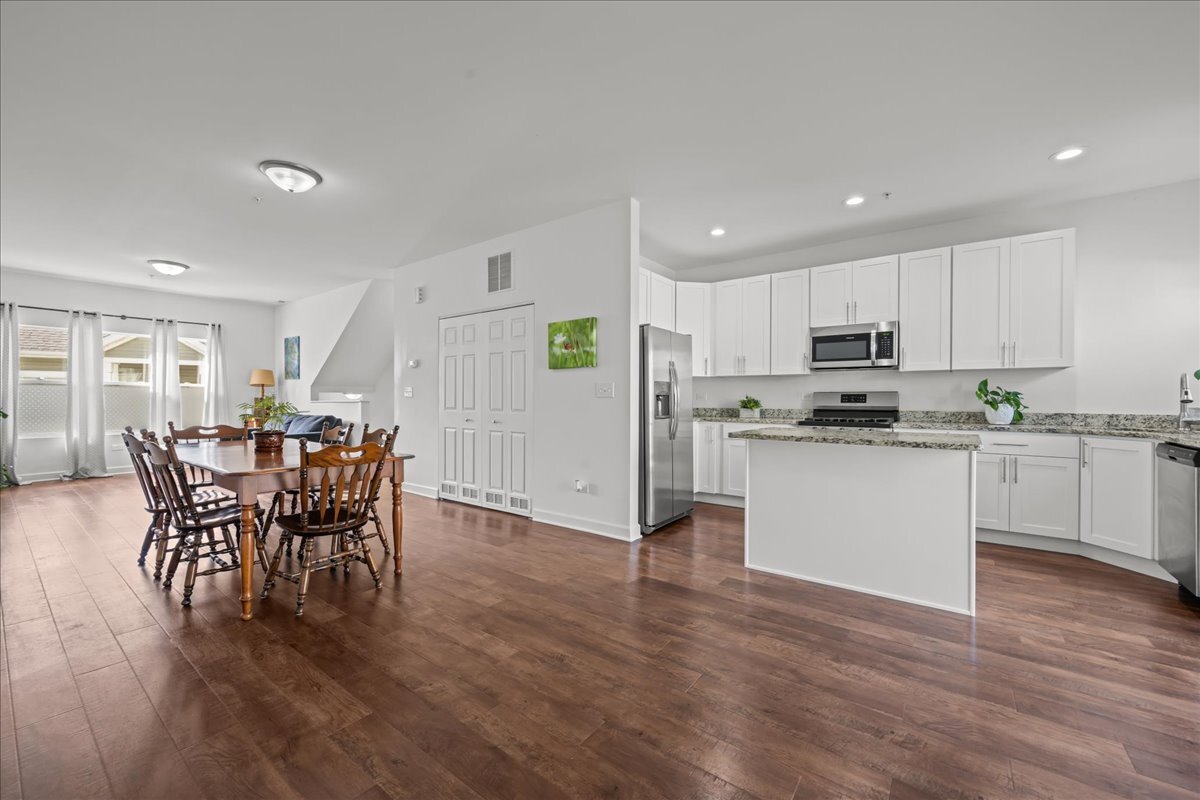 1341 Carolyn Court, Yorkville, IL 60560