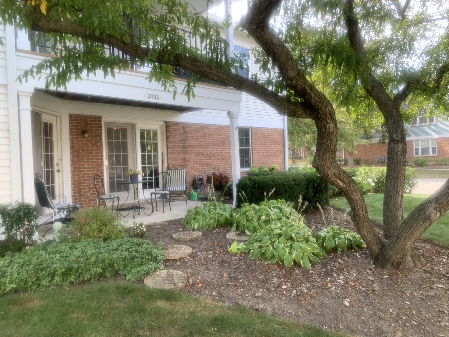 1311 Nutmeg Court #A, Mount Prospect, IL 60056