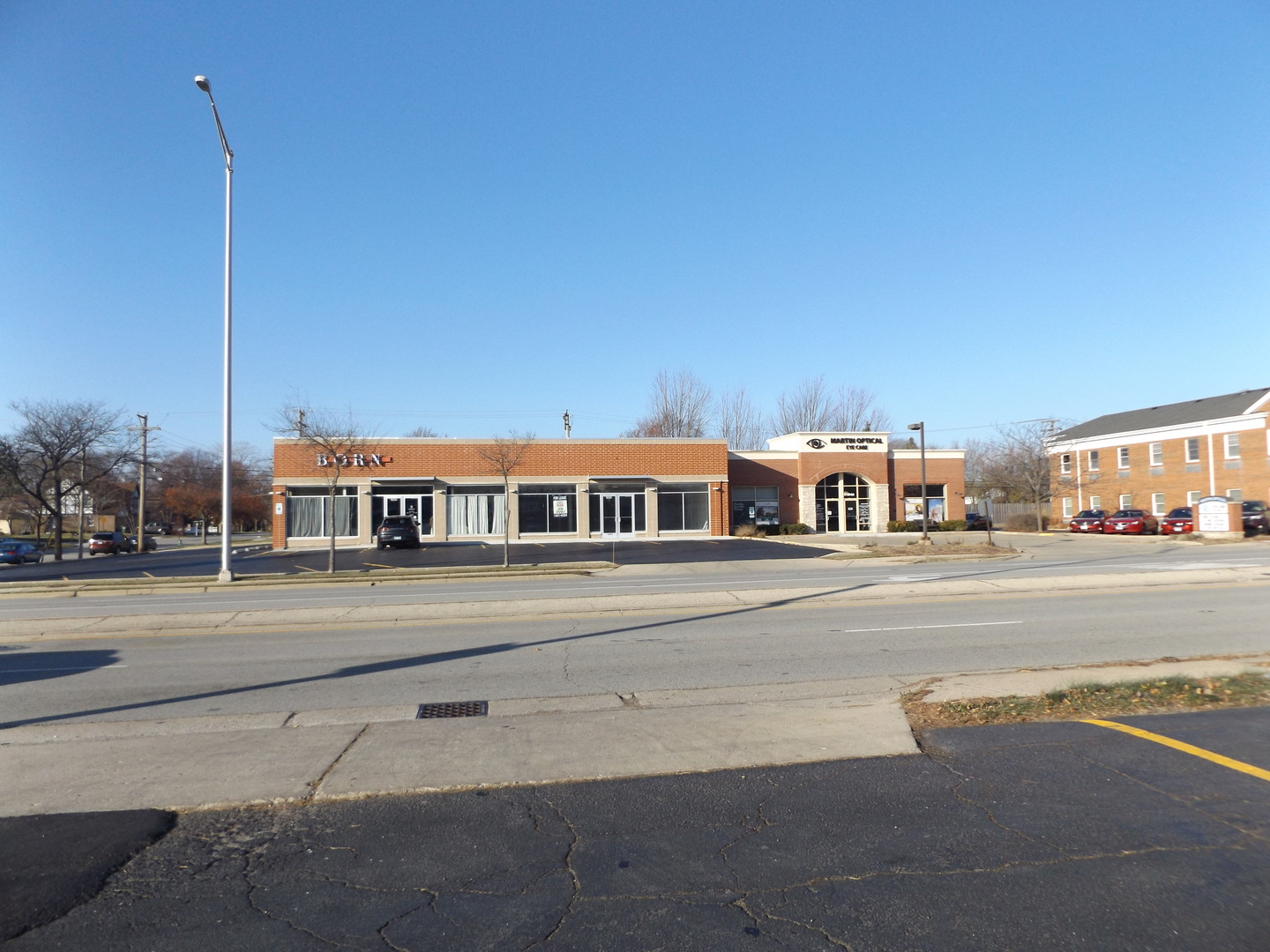 1052 S Arlington Heights Road, Arlington Heights, IL 60005