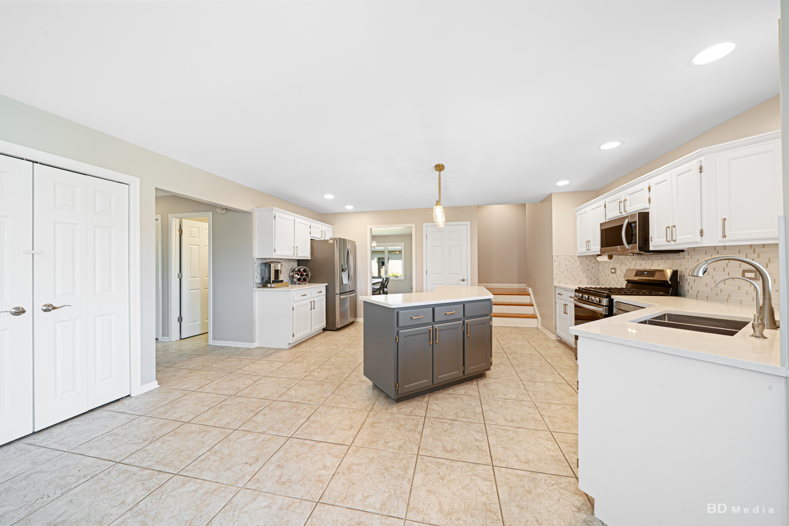 22151 Clove Drive, Frankfort, IL 60423