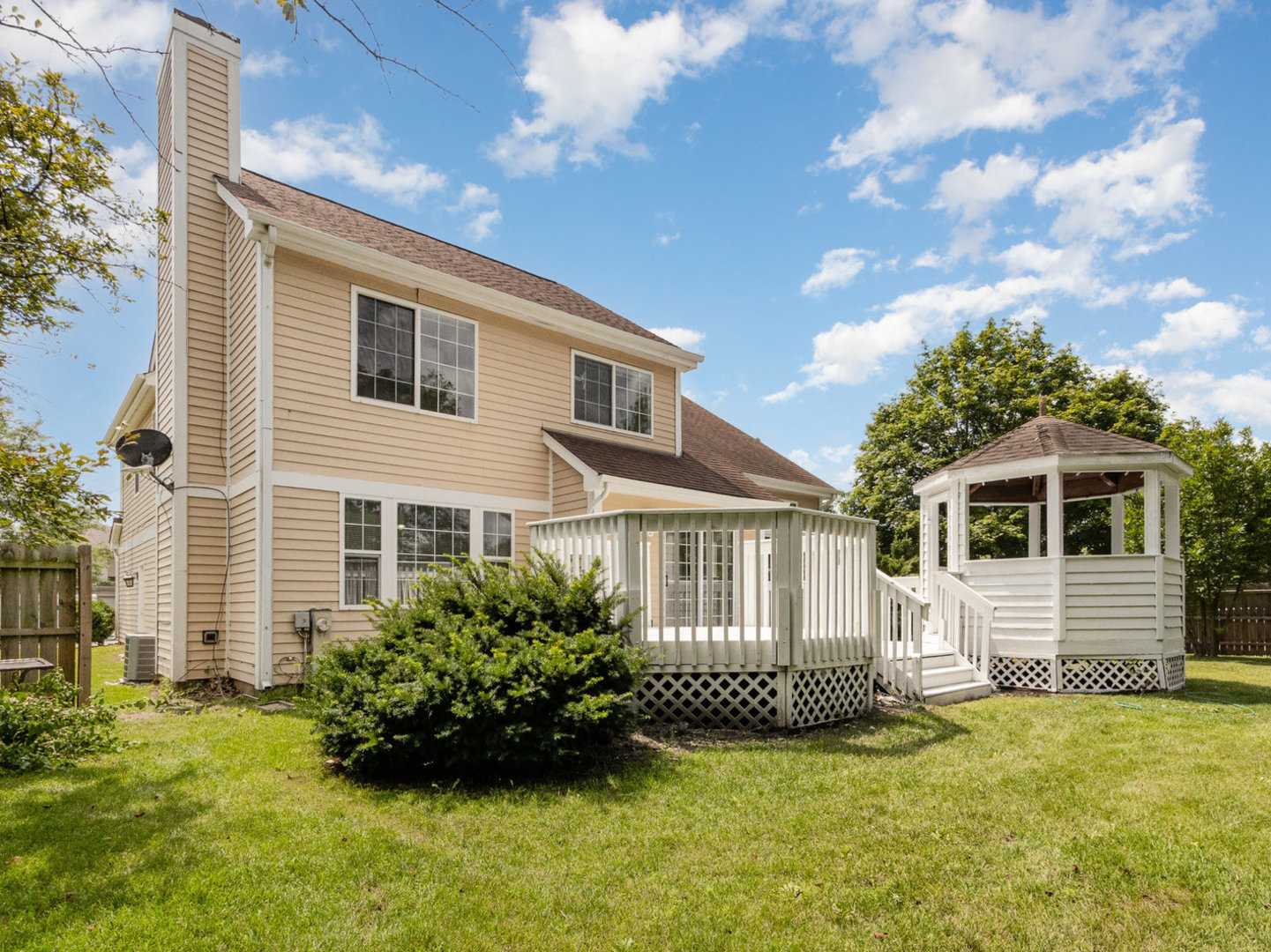 11 Lindsey Court, Bolingbrook, IL 60440