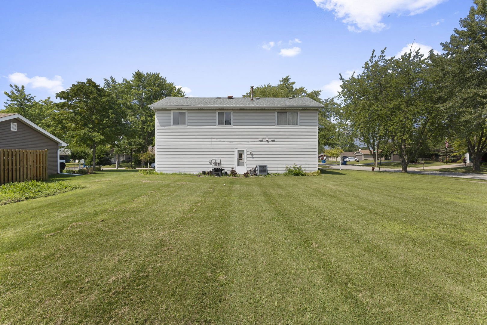 4565 Dupont Drive, Hanover Park, IL 60133