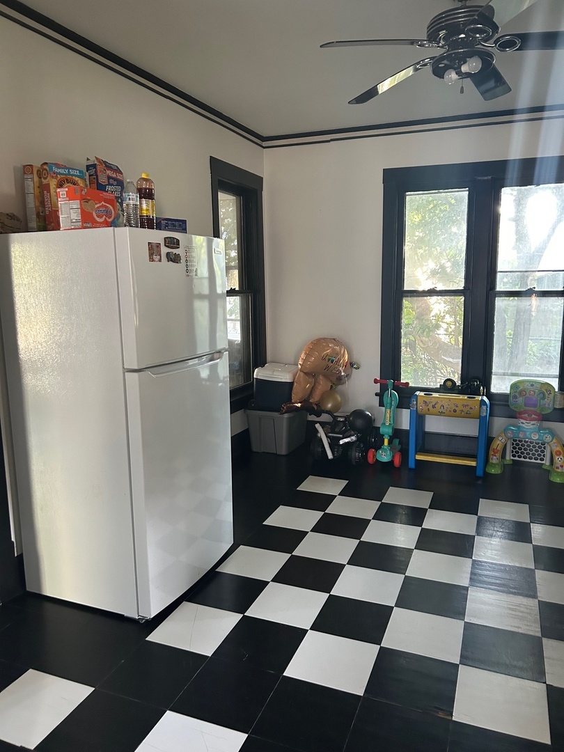 214 College Avenue, DeKalb, IL 60115