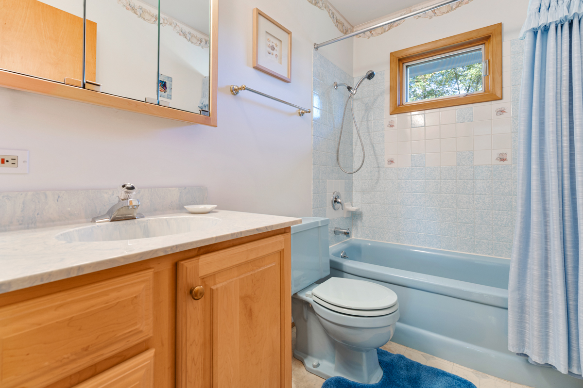 522 Edgewood Lane, Elk Grove Village, IL 60007