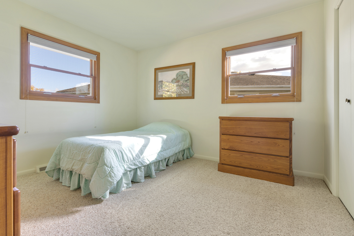 522 Edgewood Lane, Elk Grove Village, IL 60007