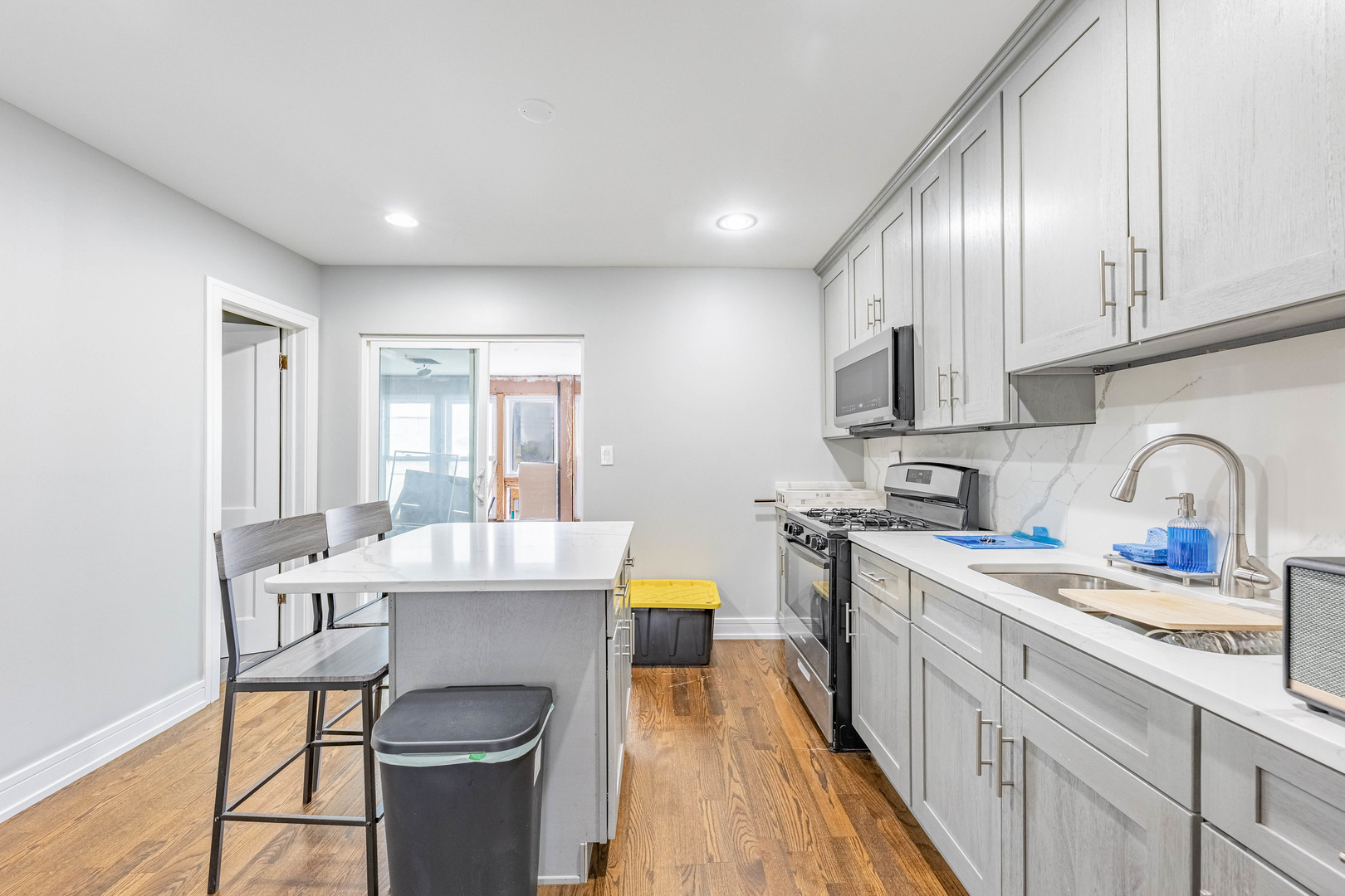 3443 N Kilpatrick Avenue, Chicago, IL 60641