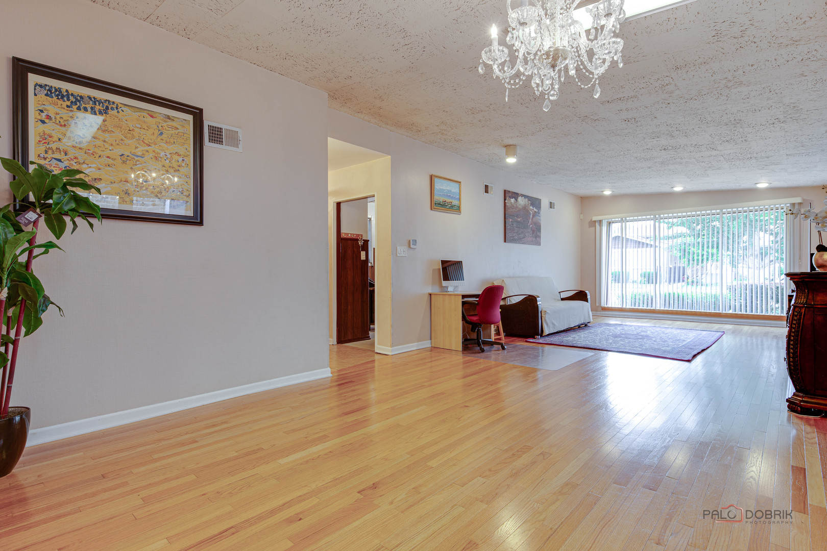 6122 N Central Park Avenue, Chicago, IL 60659