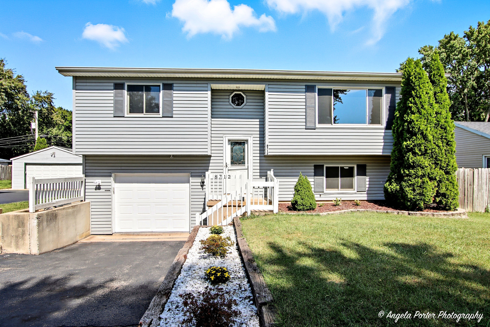 8712 Ramble Road, Wonder Lake, IL 60097