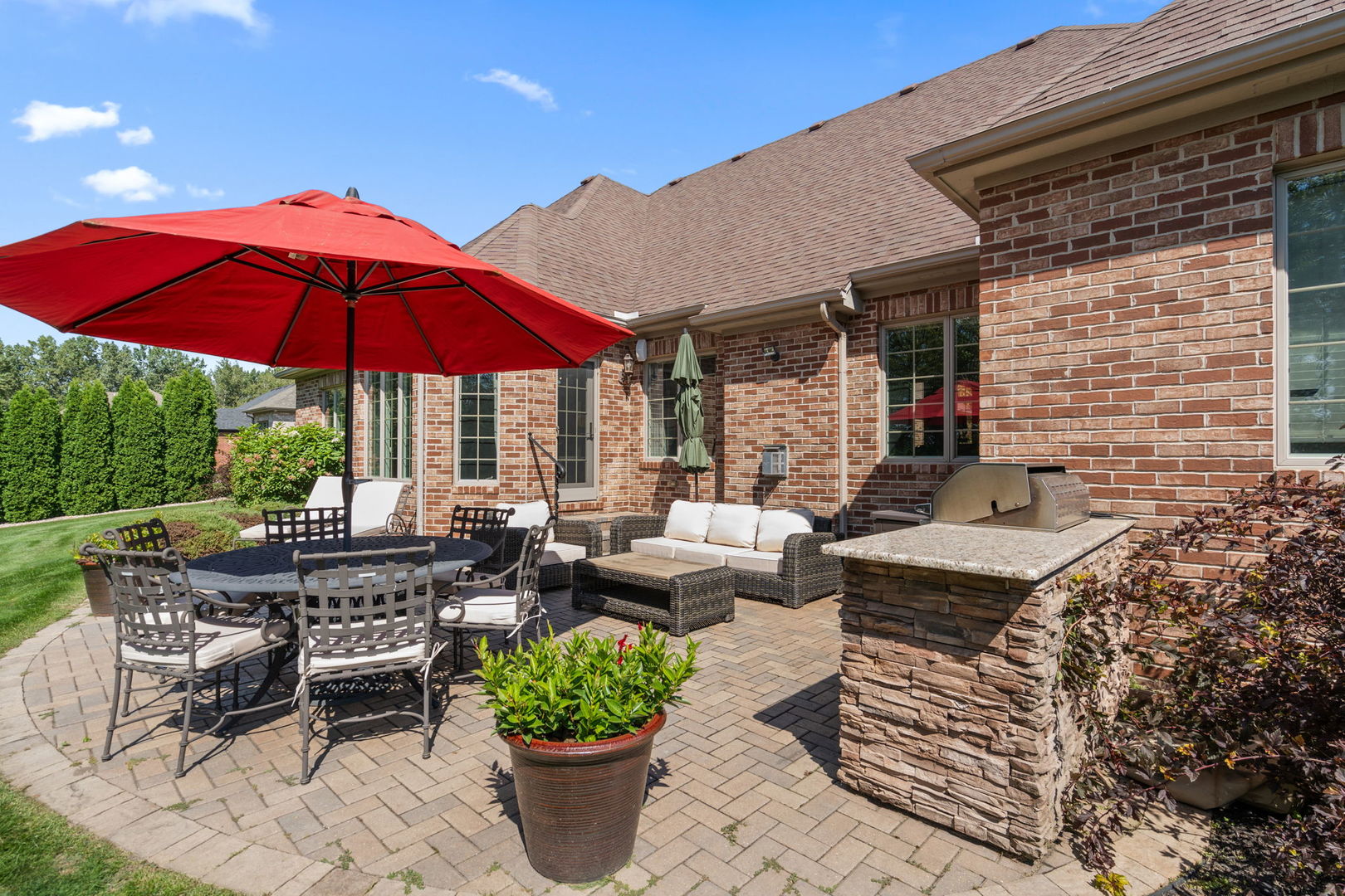 1106 Kensington Court, Schererville, IN 46375