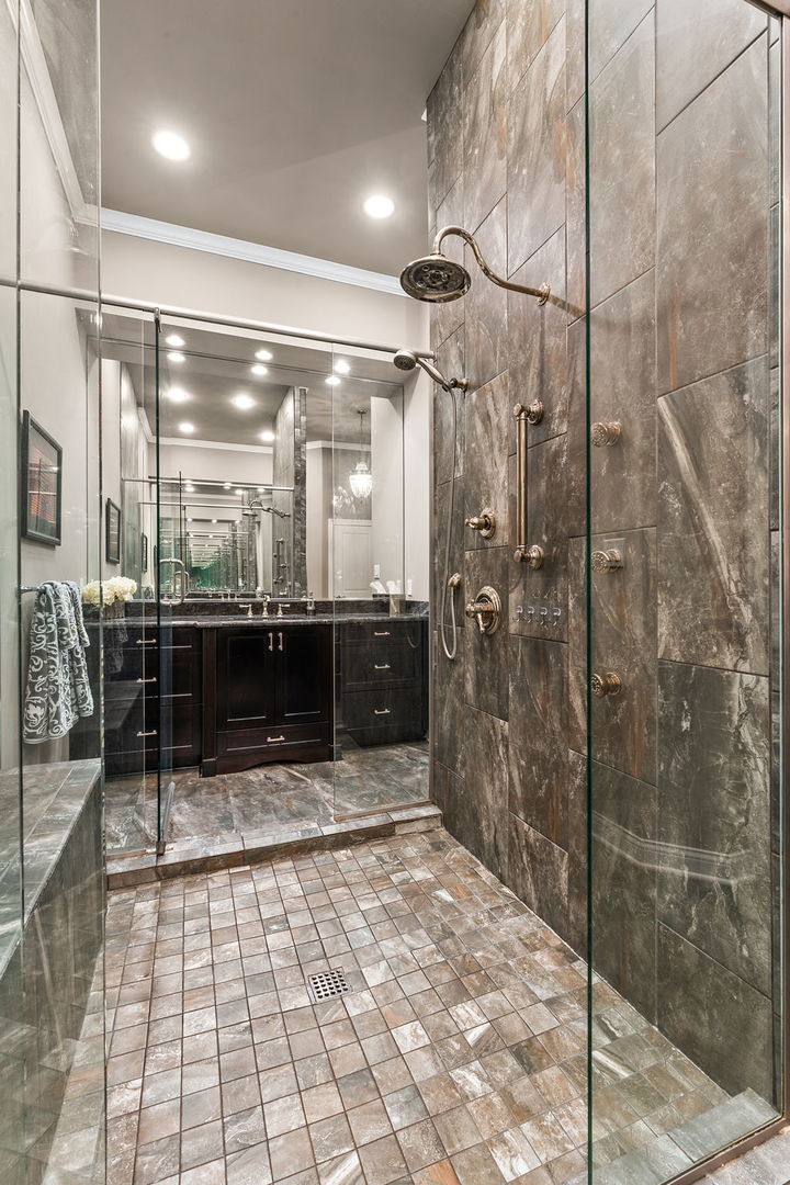 1106 Kensington Court, Schererville, IN 46375