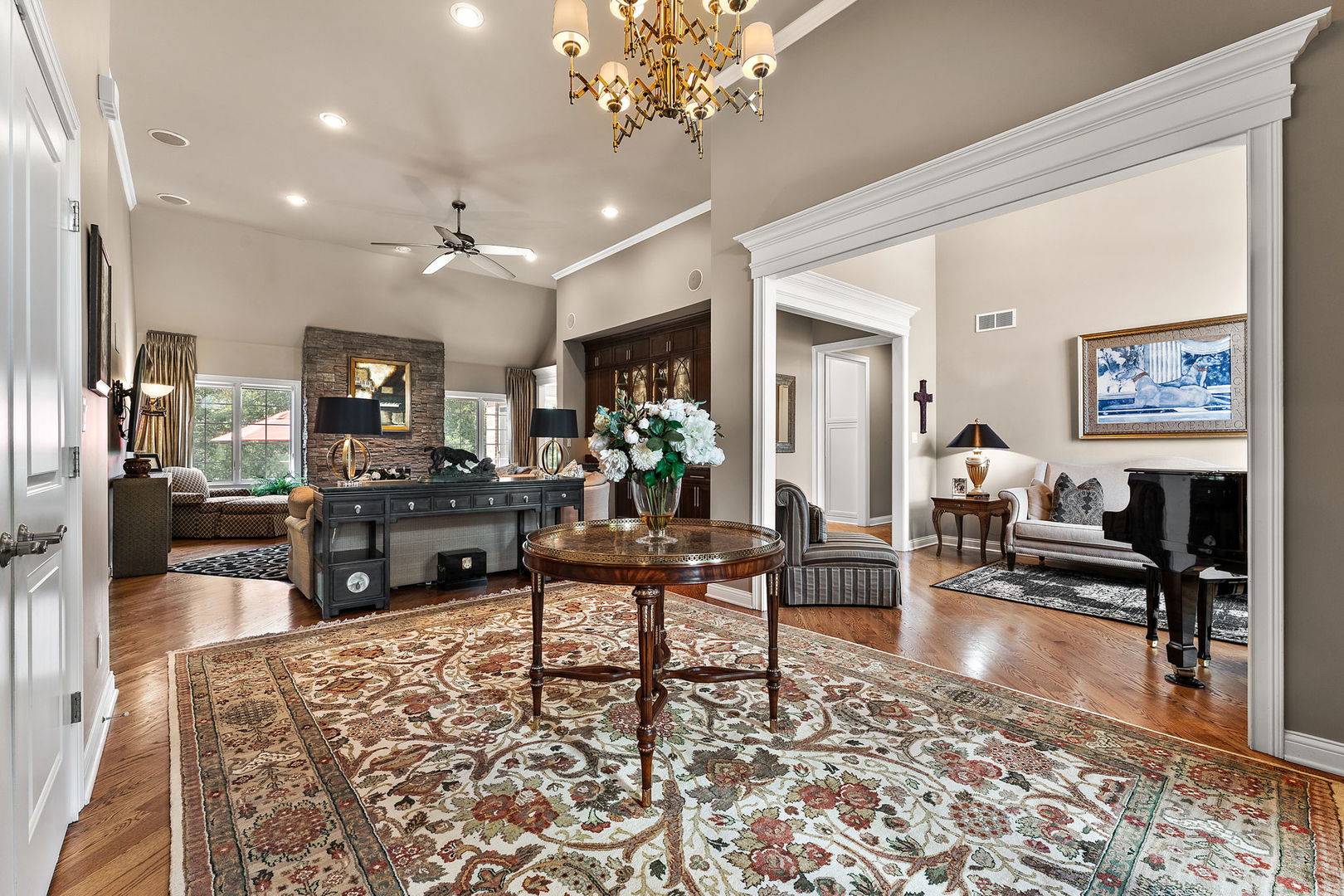 1106 Kensington Court, Schererville, IN 46375