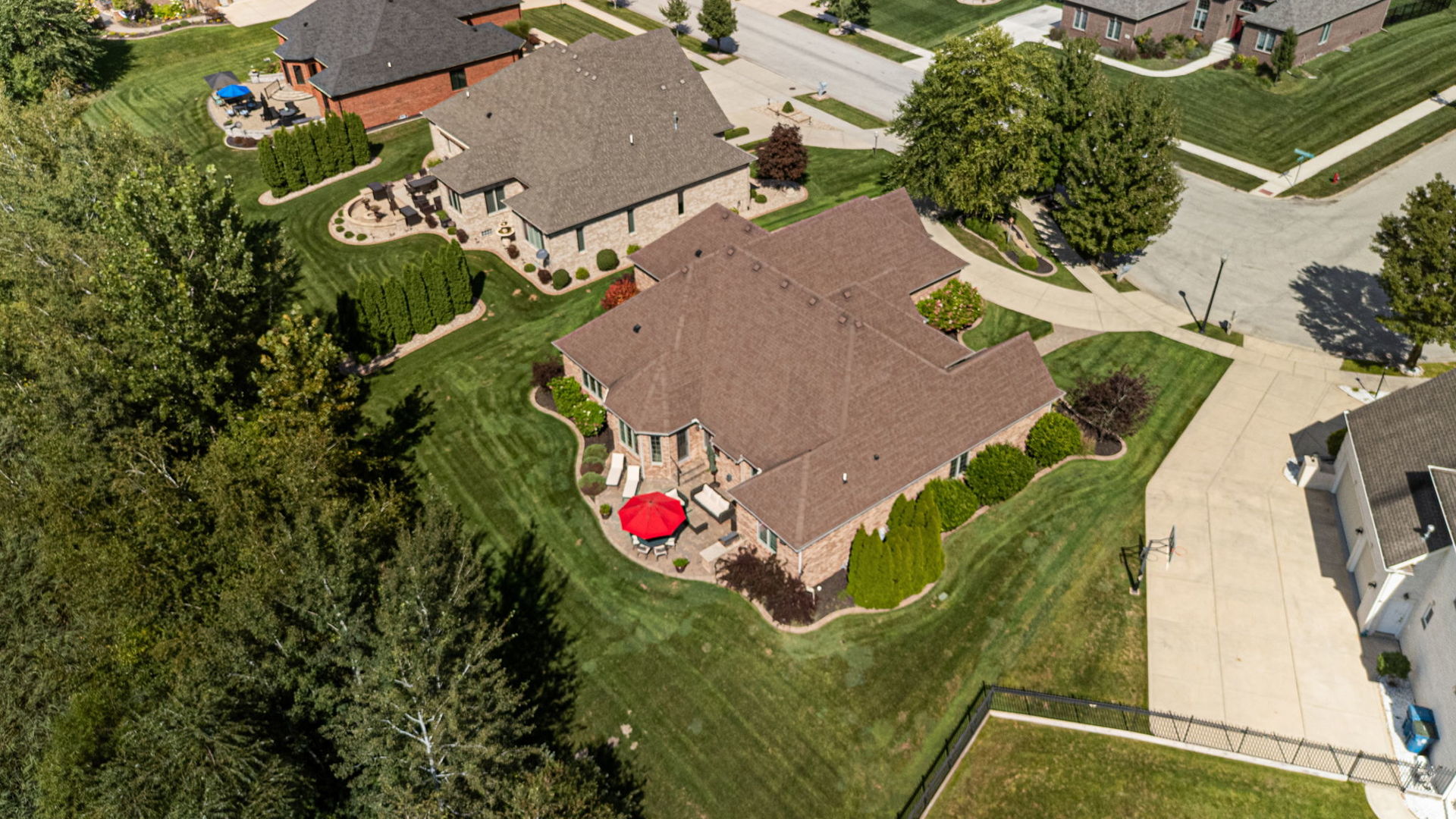 1106 Kensington Court, Schererville, IN 46375
