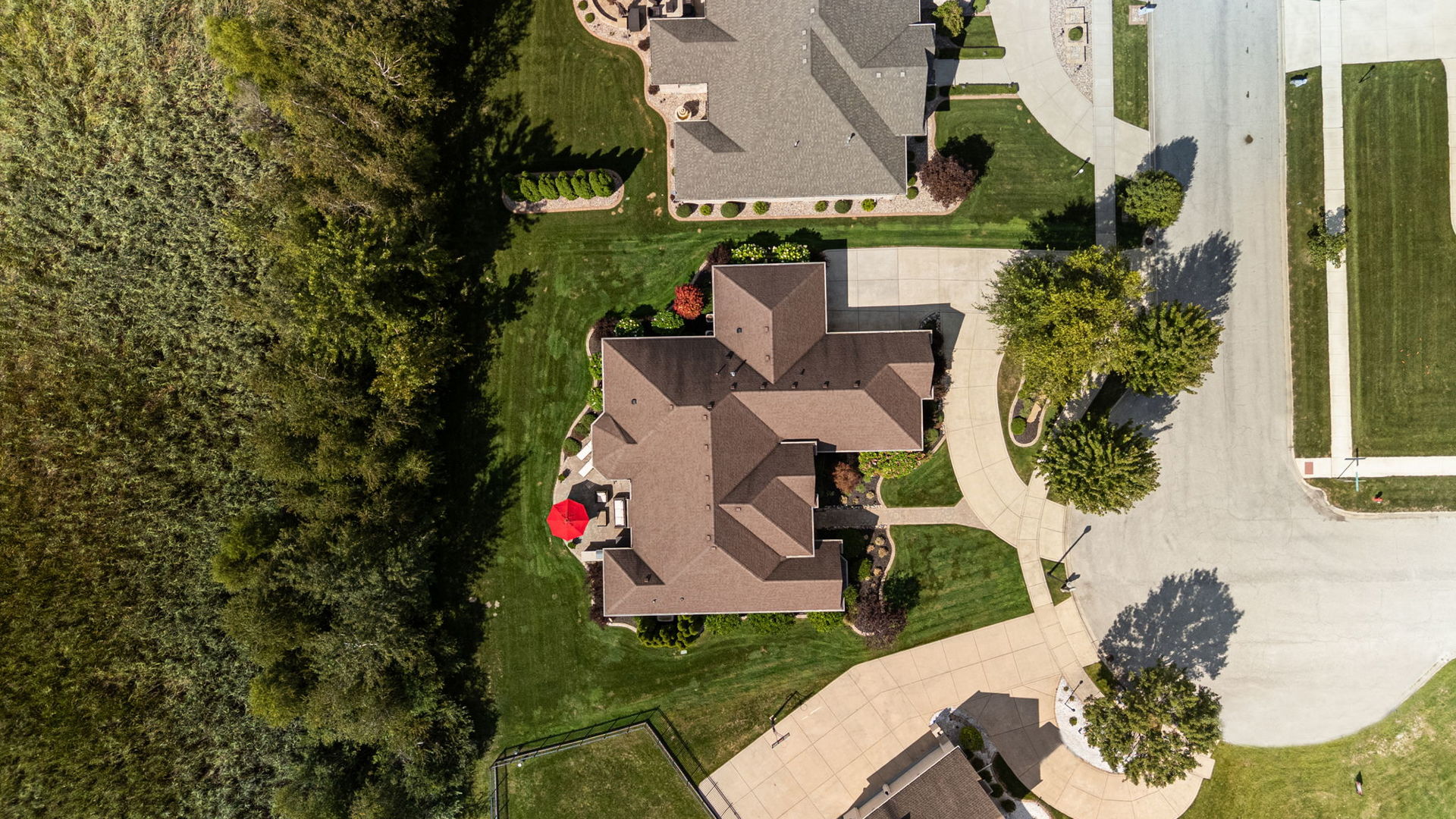 1106 Kensington Court, Schererville, IN 46375