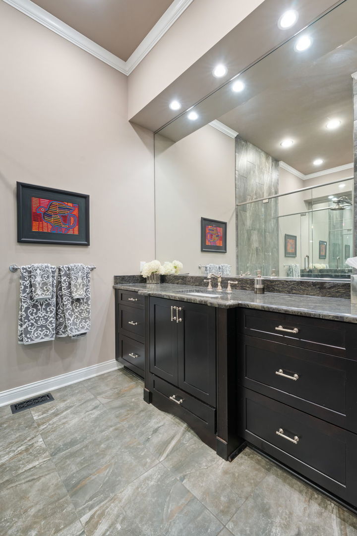 1106 Kensington Court, Schererville, IN 46375