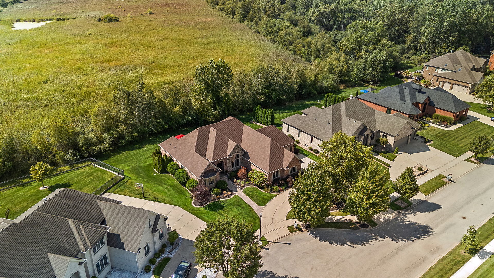 1106 Kensington Court, Schererville, IN 46375