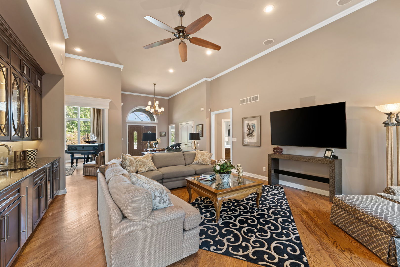 1106 Kensington Court, Schererville, IN 46375