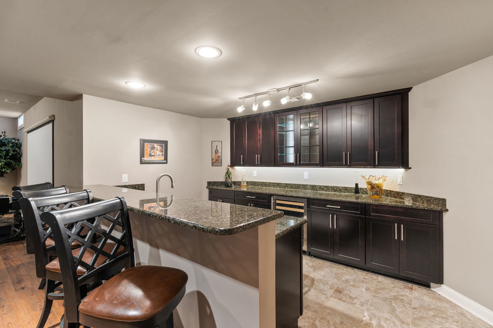 1106 Kensington Court, Schererville, IN 46375