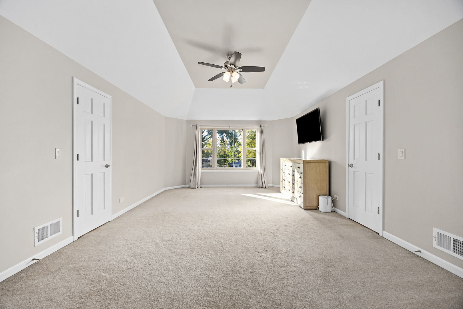 912 Middleton Avenue, Lisle, IL 60532