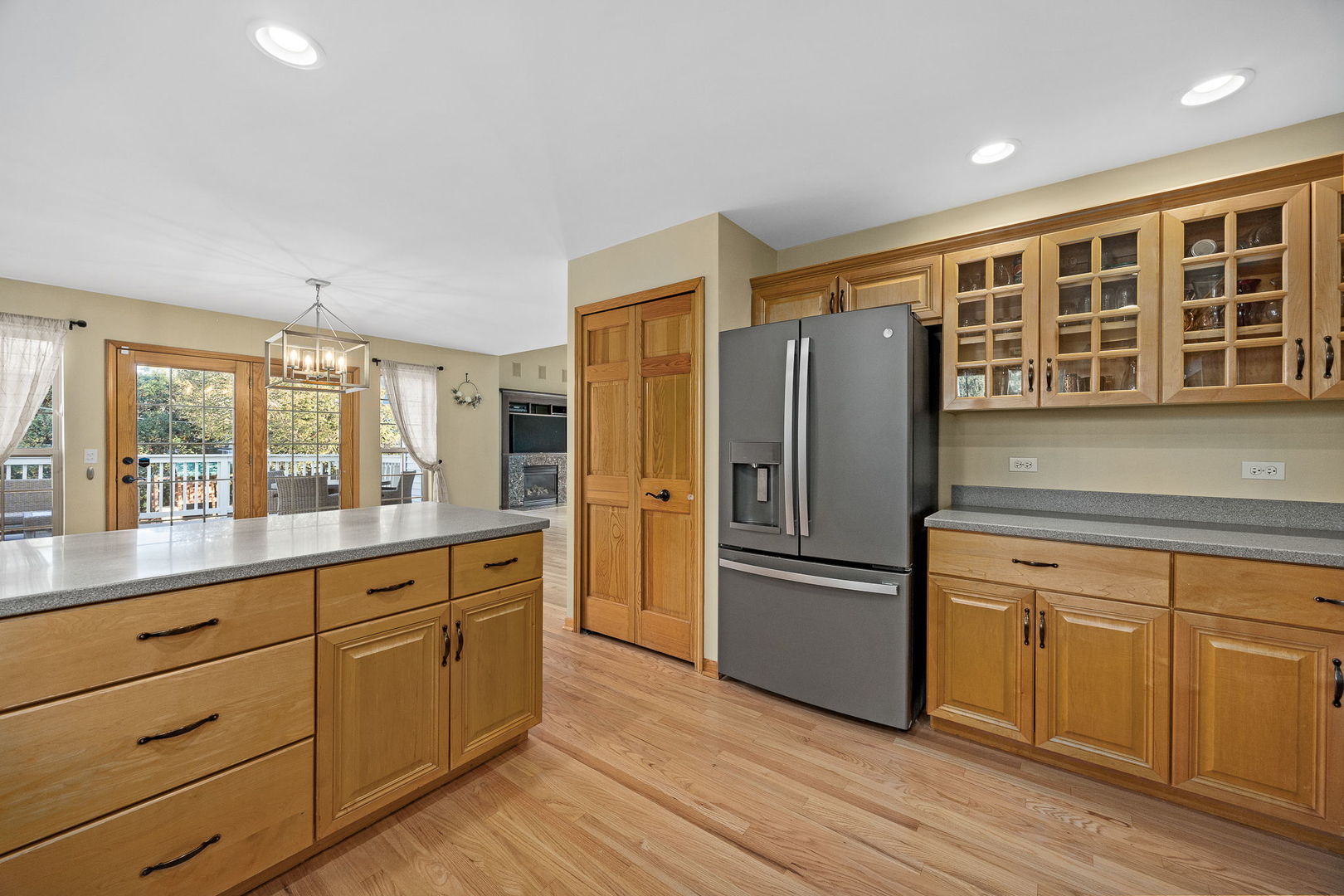 912 Middleton Avenue, Lisle, IL 60532