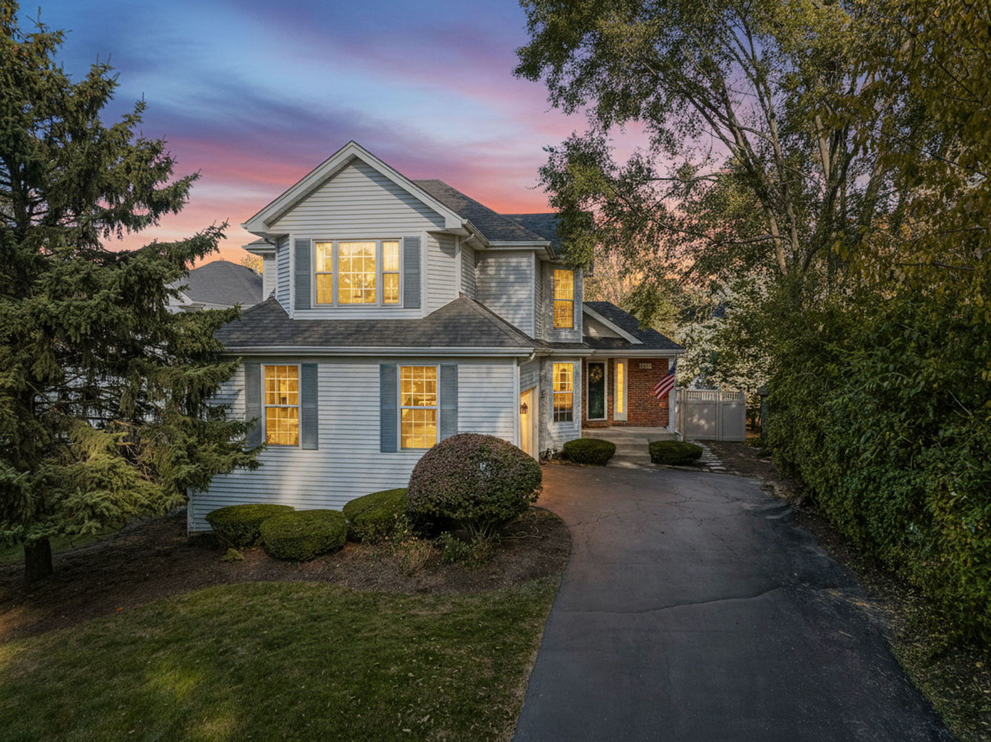 912 Middleton Avenue, Lisle, IL 60532