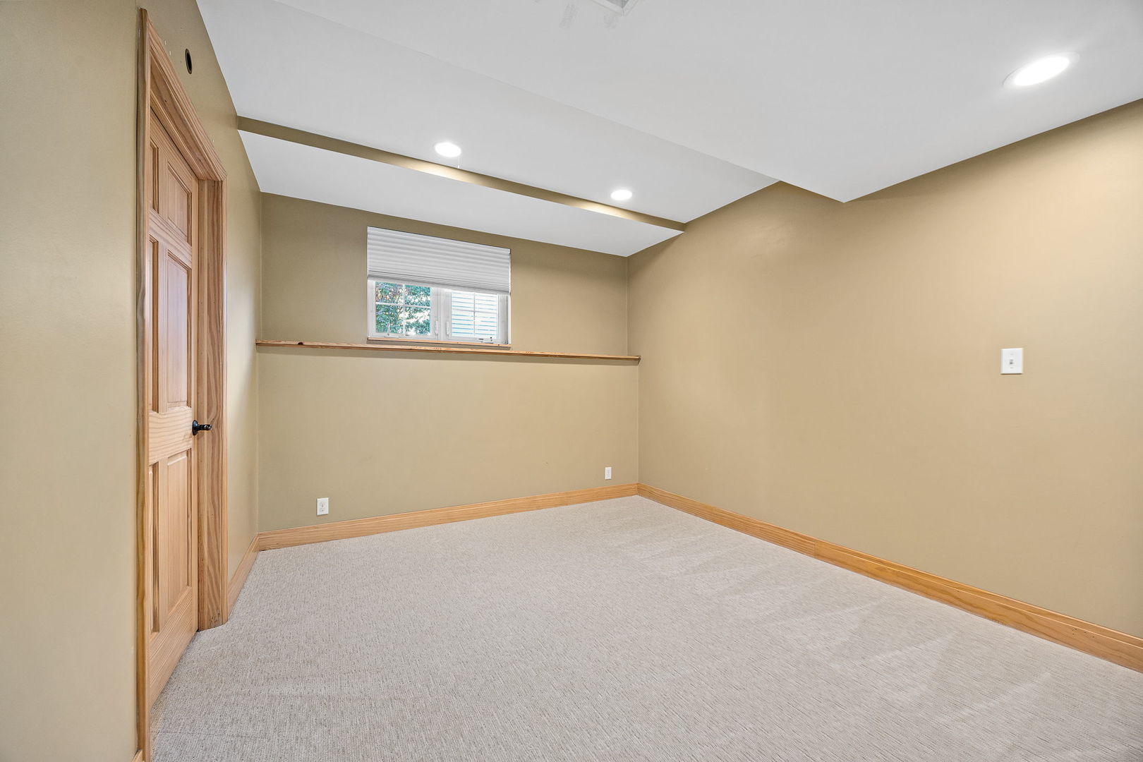 912 Middleton Avenue, Lisle, IL 60532