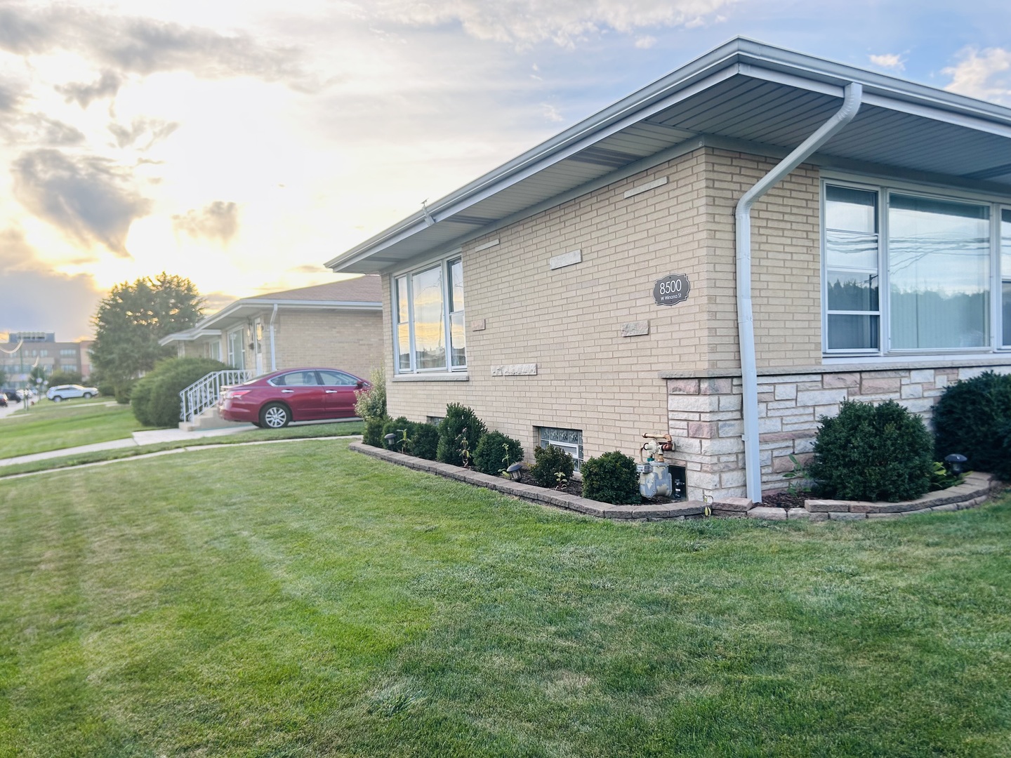 8500 W Winona Street, Chicago, IL 60656