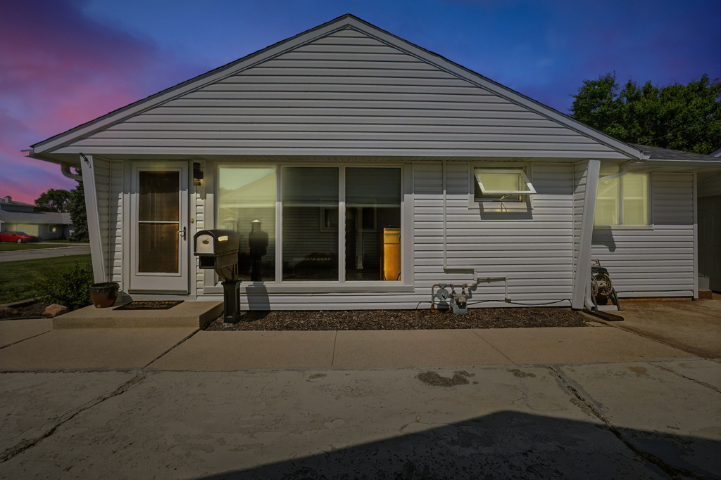 8755 S Corcoran Road, Hometown, IL 60456