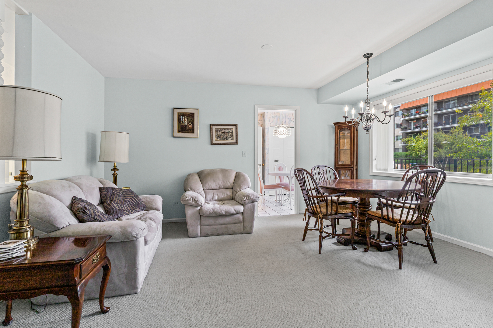 9529 Bronx Avenue #102, Skokie, IL 60077
