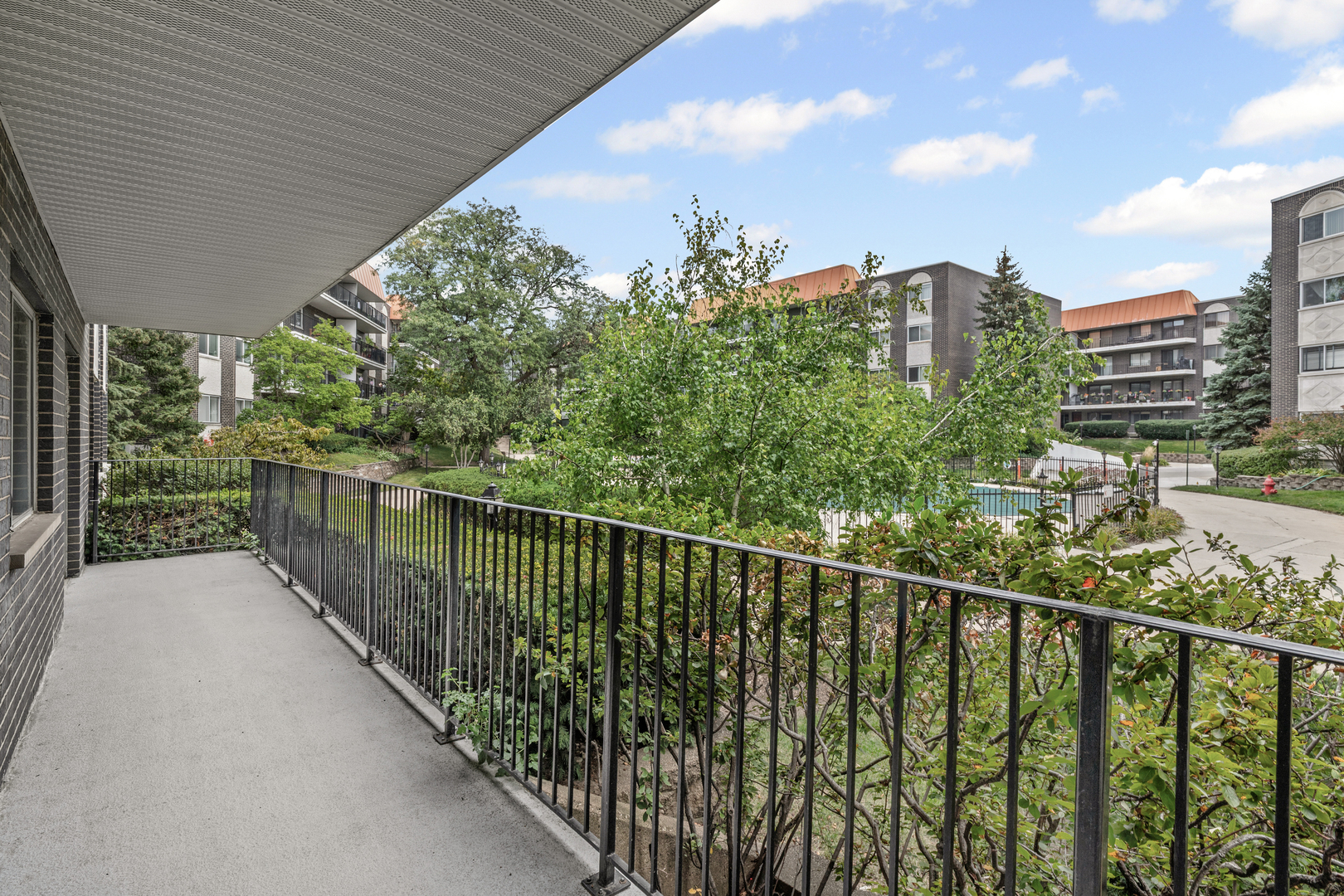 9529 Bronx Avenue #102, Skokie, IL 60077