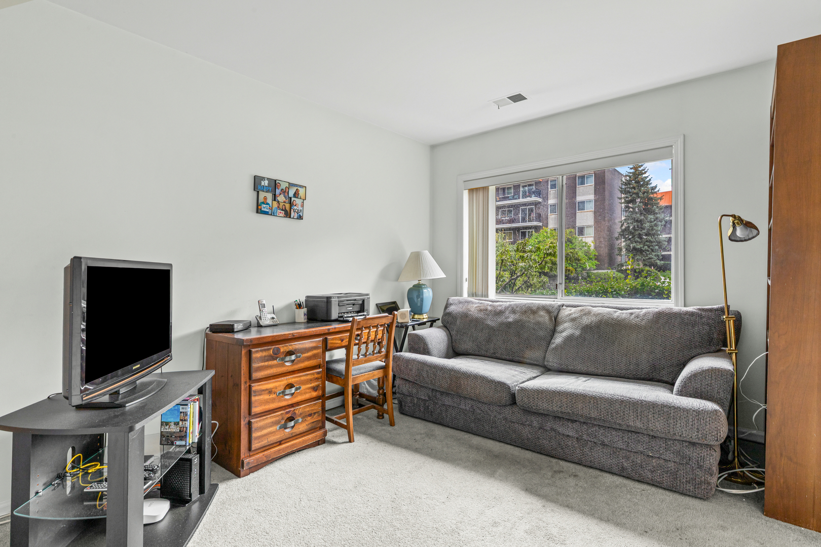 9529 Bronx Avenue #102, Skokie, IL 60077