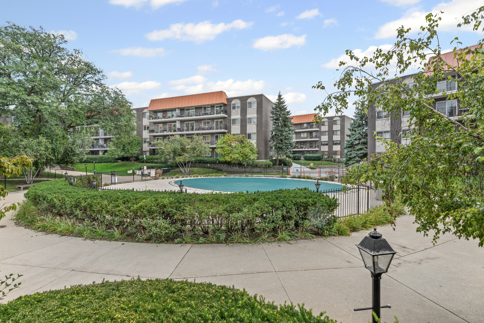 9529 Bronx Avenue #102, Skokie, IL 60077