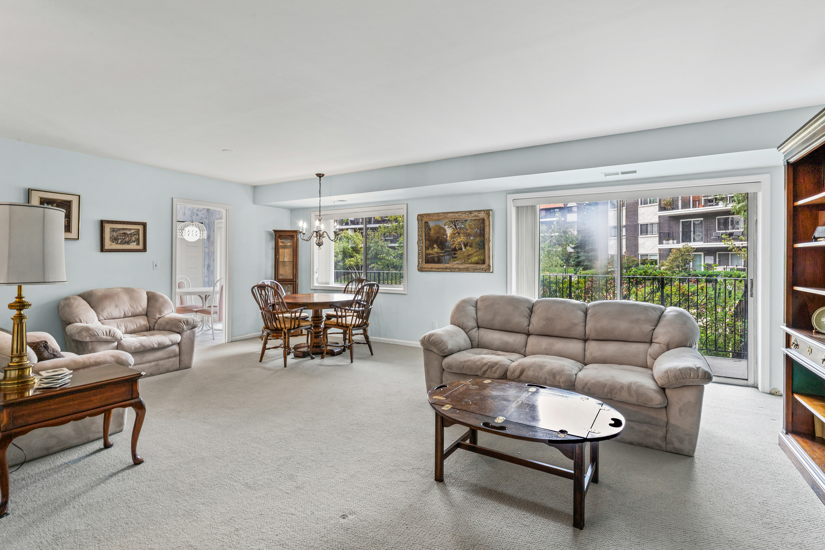 9529 Bronx Avenue #102, Skokie, IL 60077