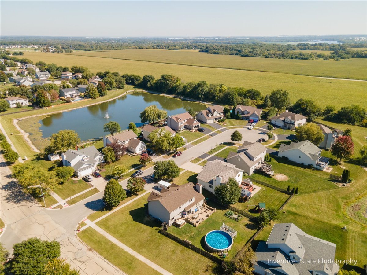 26201 W Winding Oak Court, Channahon, IL 60410