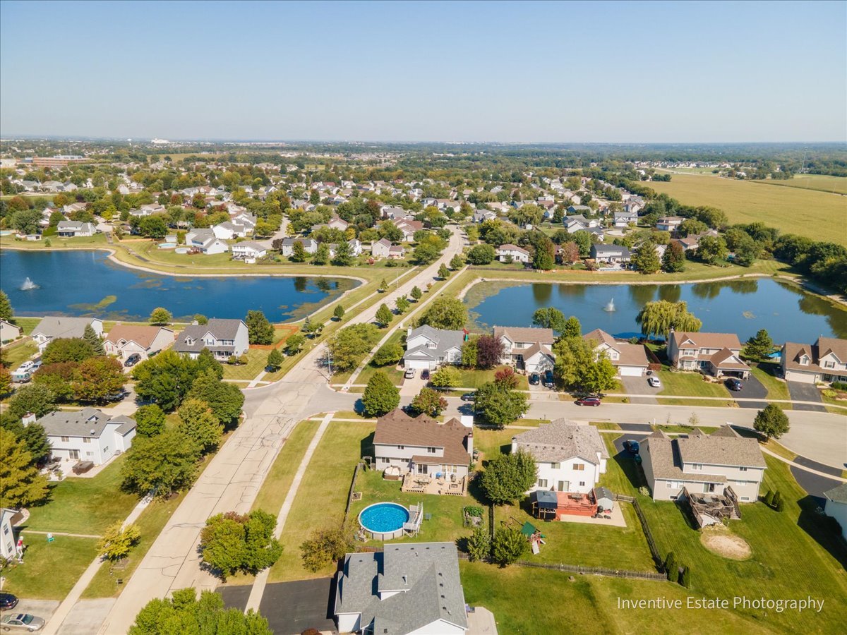 26201 W Winding Oak Court, Channahon, IL 60410